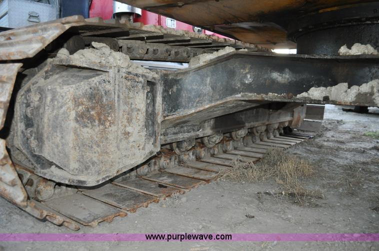 image for item A5715 1992 John Deere 490E excavator