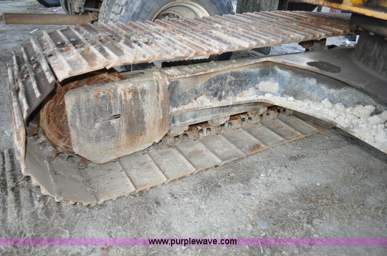 image for item A5715 1992 John Deere 490E excavator