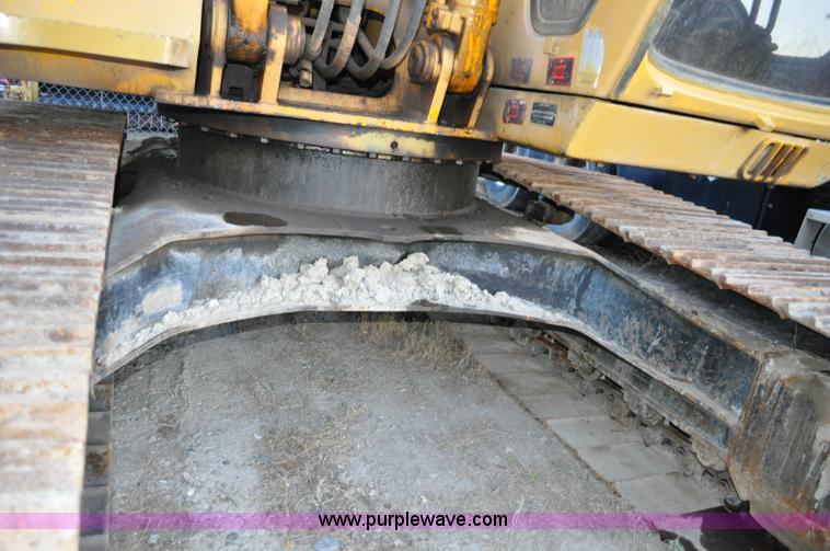 image for item A5715 1992 John Deere 490E excavator