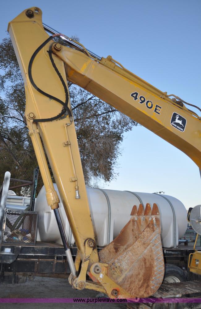 image for item A5715 1992 John Deere 490E excavator