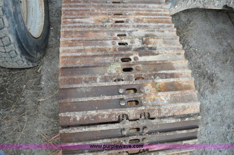 image for item A5715 1992 John Deere 490E excavator