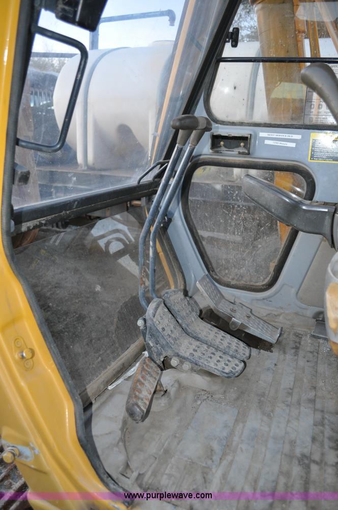 image for item A5715 1992 John Deere 490E excavator