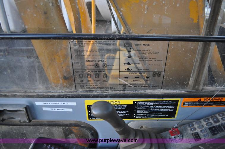 image for item A5715 1992 John Deere 490E excavator