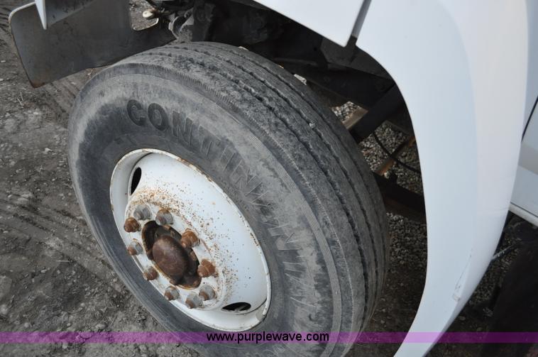 image for item A5717 1993 Ford F800 flatbed truck with tank