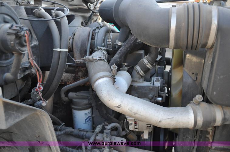 image for item A5717 1993 Ford F800 flatbed truck with tank