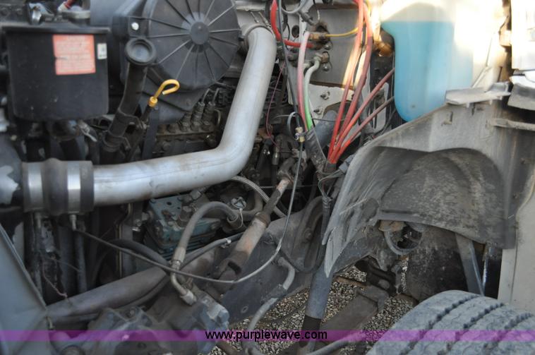 image for item A5717 1993 Ford F800 flatbed truck with tank