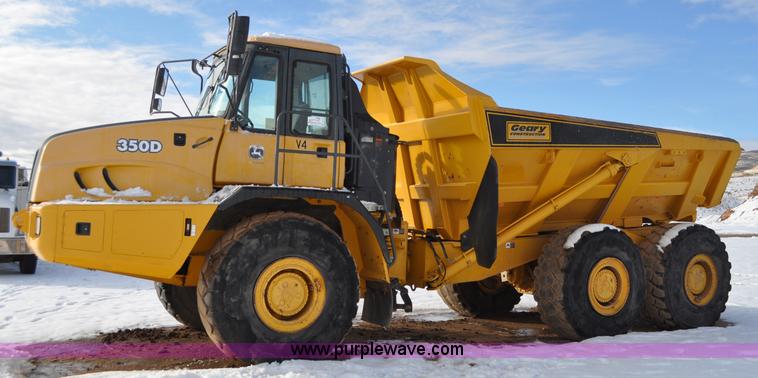 image for item A5747 2002 John Deere 350D 6x6 articulating dump truck
