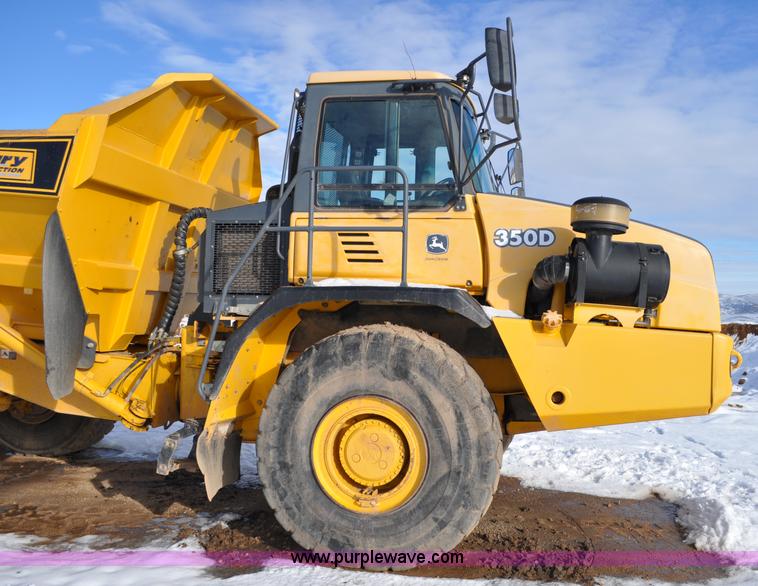 image for item A5747 2002 John Deere 350D 6x6 articulating dump truck