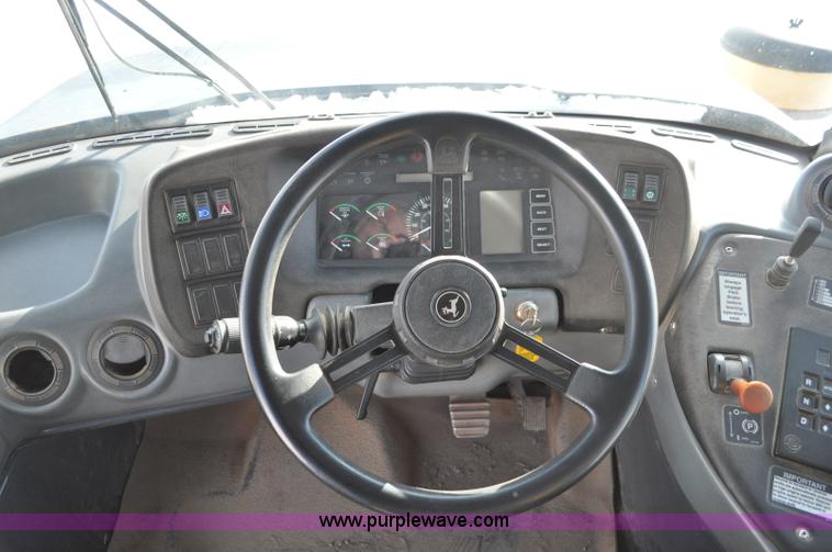 image for item A5747 2002 John Deere 350D 6x6 articulating dump truck