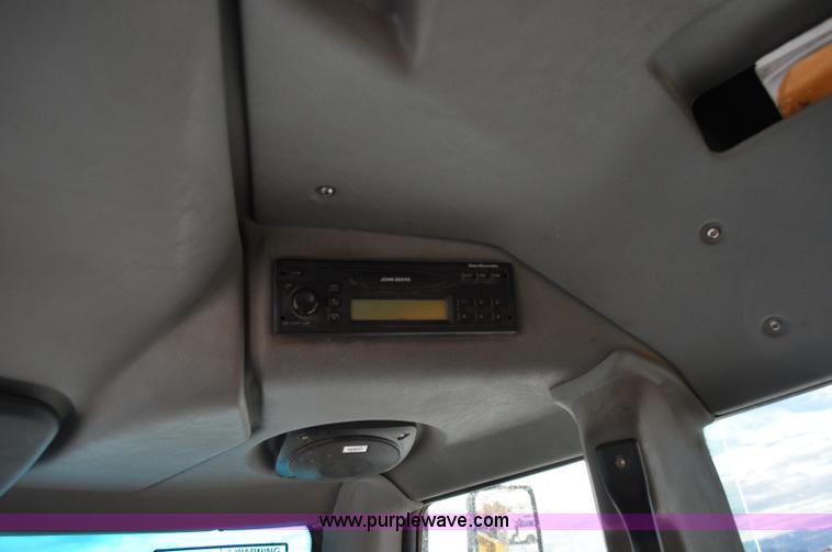 image for item A5747 2002 John Deere 350D 6x6 articulating dump truck