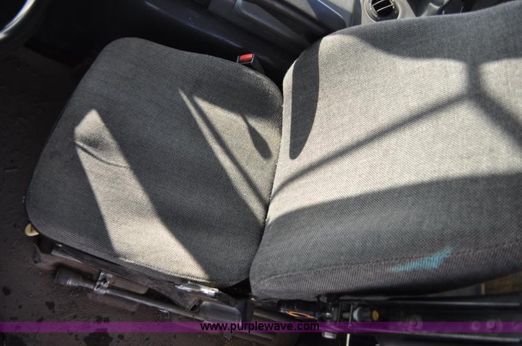 image for item A5747 2002 John Deere 350D 6x6 articulating dump truck