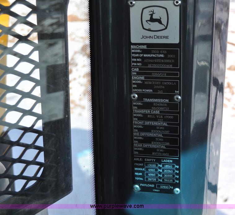 image for item A5747 2002 John Deere 350D 6x6 articulating dump truck