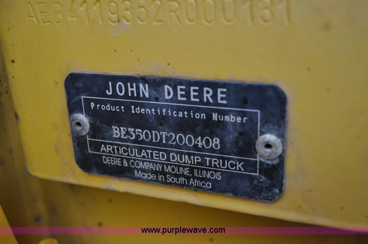 image for item A5747 2002 John Deere 350D 6x6 articulating dump truck