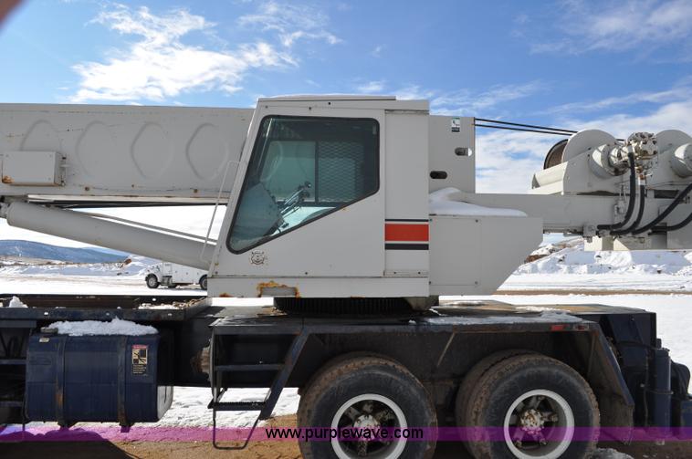 image for item A5748 1995 Link-Belt HTC-850 50 ton crane