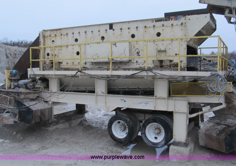 image for item A8033 Simplicity 6'x20' three deck portable screening plant
