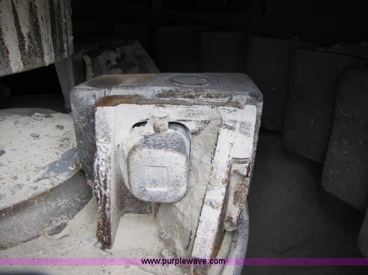 image for item B2029 1992 Cedarapids VSI 2100 portable impact crusher