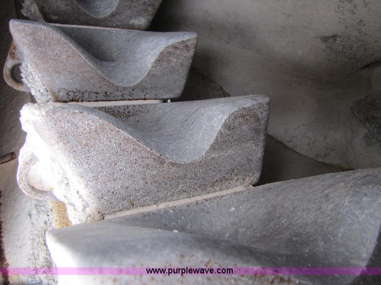 image for item B2029 1992 Cedarapids VSI 2100 portable impact crusher