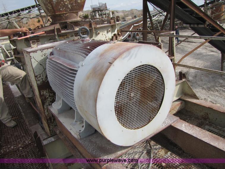 image for item B2029 1992 Cedarapids VSI 2100 portable impact crusher