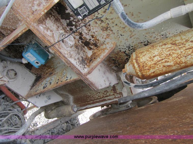 image for item B2029 1992 Cedarapids VSI 2100 portable impact crusher