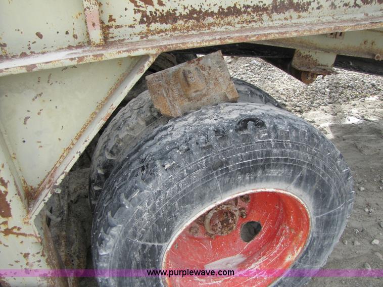 image for item B2029 1992 Cedarapids VSI 2100 portable impact crusher