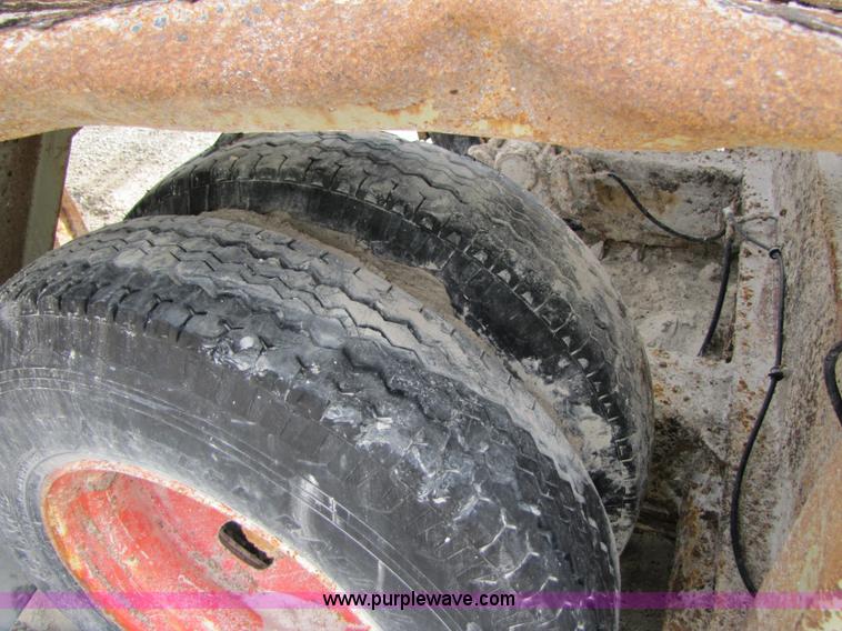 image for item B2029 1992 Cedarapids VSI 2100 portable impact crusher