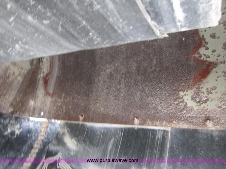 image for item B2029 1992 Cedarapids VSI 2100 portable impact crusher