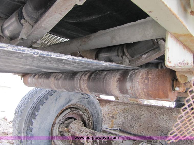 image for item B2029 1992 Cedarapids VSI 2100 portable impact crusher