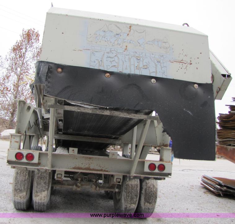 image for item B2030 1998 Cedarapids VSI 2600 portable vertical shaft impact crusher