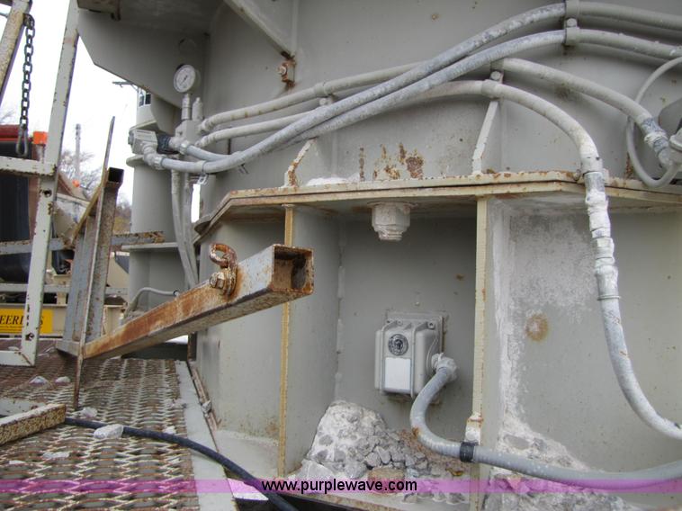 image for item B2030 1998 Cedarapids VSI 2600 portable vertical shaft impact crusher