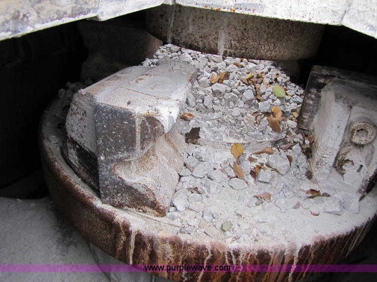 image for item B2030 1998 Cedarapids VSI 2600 portable vertical shaft impact crusher