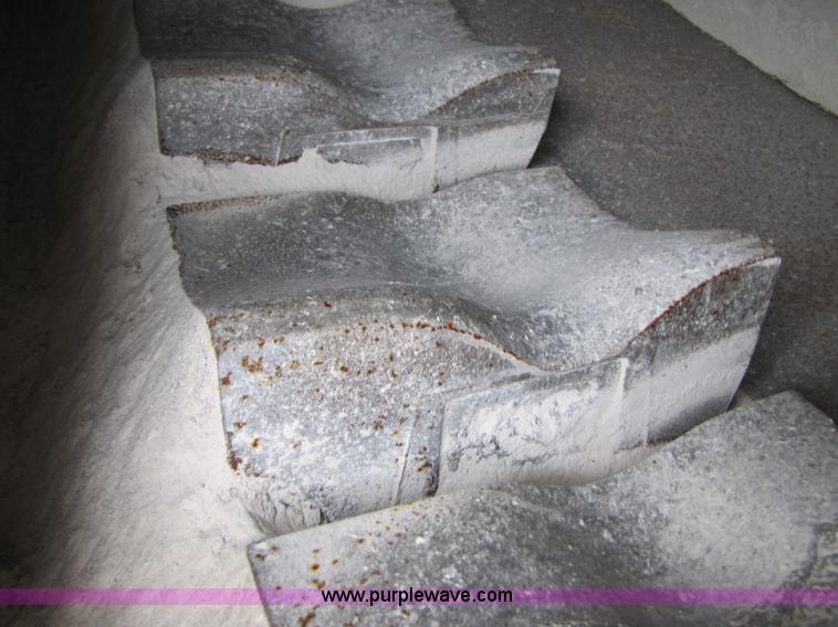 image for item B2030 1998 Cedarapids VSI 2600 portable vertical shaft impact crusher