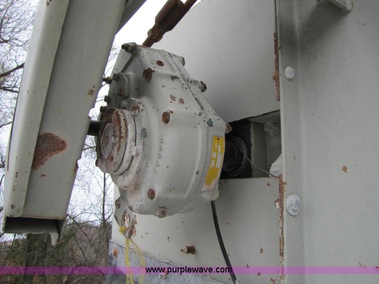 image for item B2030 1998 Cedarapids VSI 2600 portable vertical shaft impact crusher