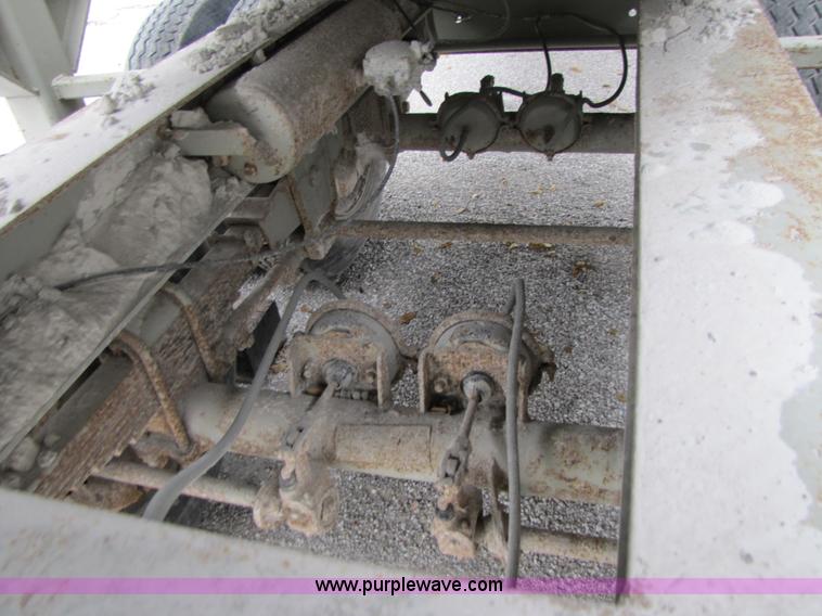 image for item B2030 1998 Cedarapids VSI 2600 portable vertical shaft impact crusher