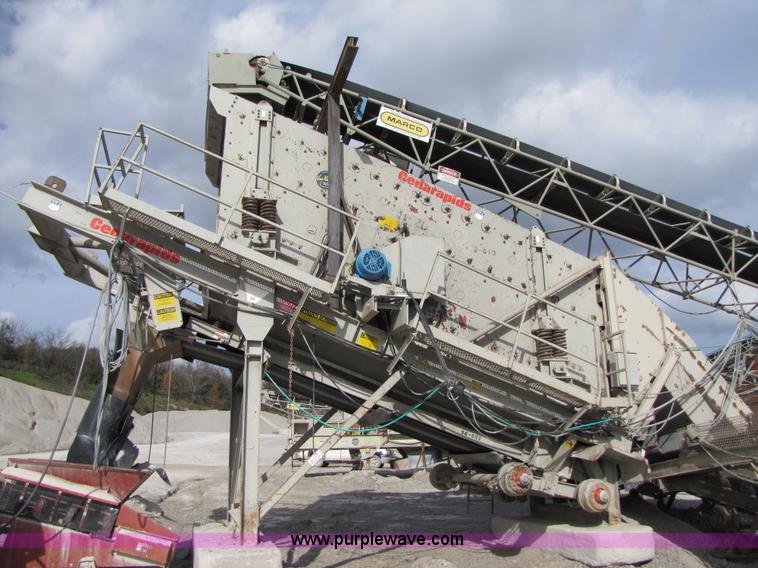 image for item B2037 1995 Cedarapids 8' x 20' vibrator portable three deck incline screening plant