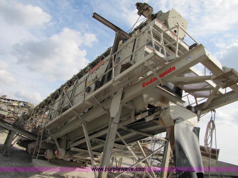 image for item B2037 1995 Cedarapids 8' x 20' vibrator portable three deck incline screening plant