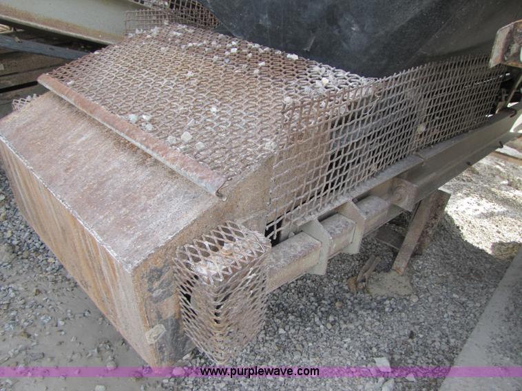 image for item B2037 1995 Cedarapids 8' x 20' vibrator portable three deck incline screening plant