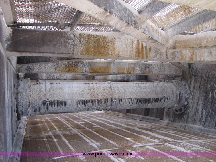 image for item B2037 1995 Cedarapids 8' x 20' vibrator portable three deck incline screening plant