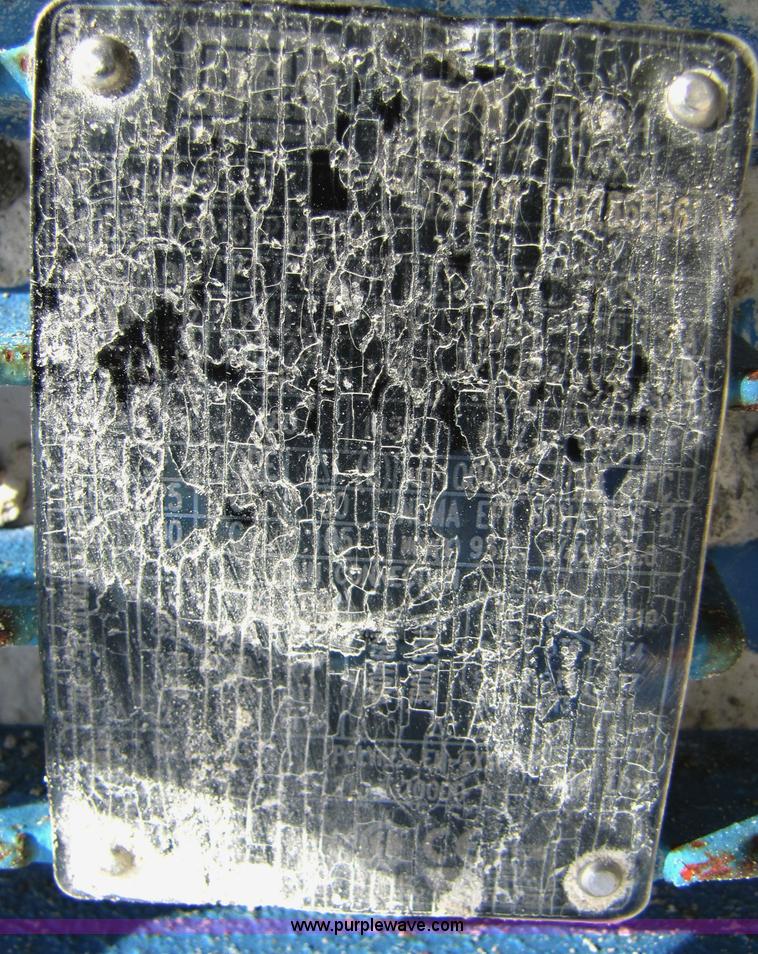 image for item B2037 1995 Cedarapids 8' x 20' vibrator portable three deck incline screening plant