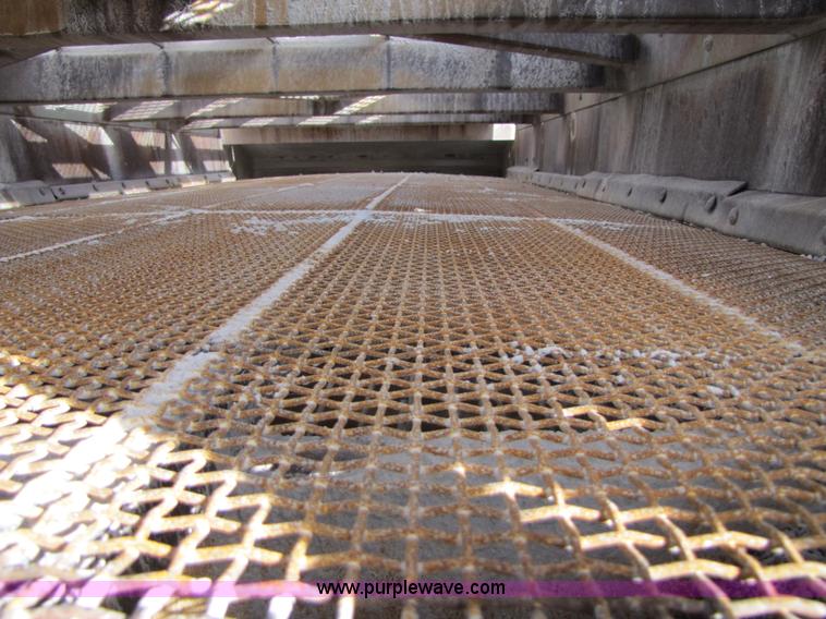 image for item B2037 1995 Cedarapids 8' x 20' vibrator portable three deck incline screening plant