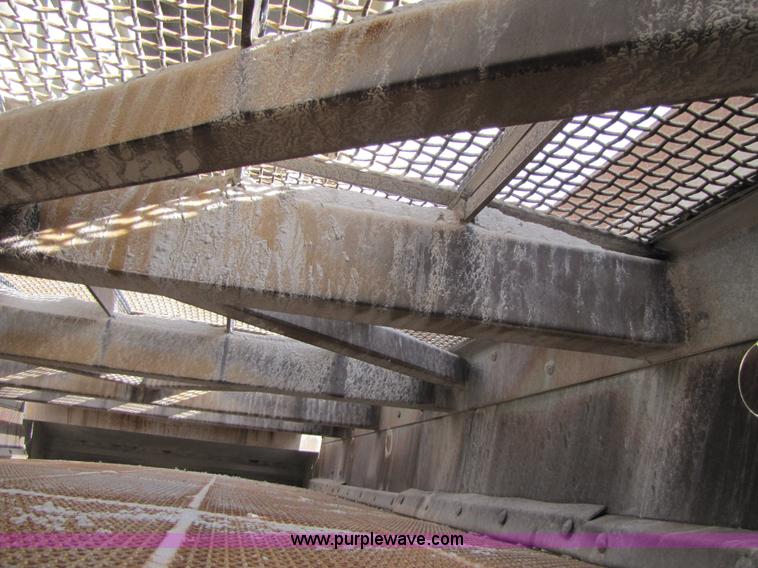 image for item B2037 1995 Cedarapids 8' x 20' vibrator portable three deck incline screening plant