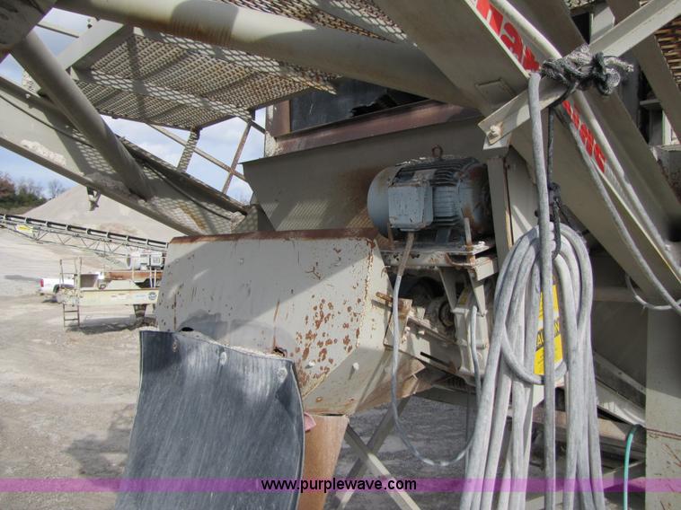 image for item B2037 1995 Cedarapids 8' x 20' vibrator portable three deck incline screening plant