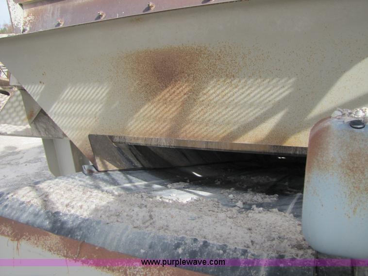 image for item B2037 1995 Cedarapids 8' x 20' vibrator portable three deck incline screening plant