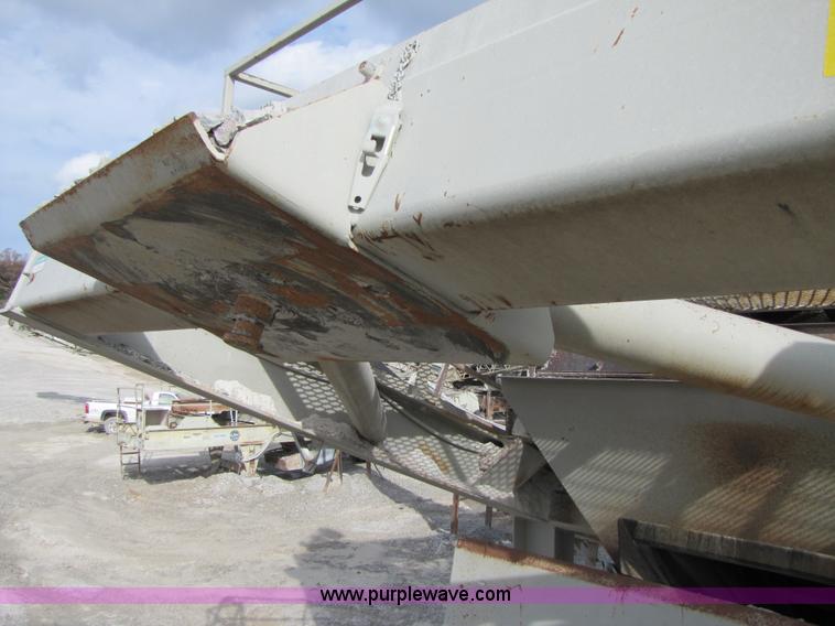 image for item B2037 1995 Cedarapids 8' x 20' vibrator portable three deck incline screening plant