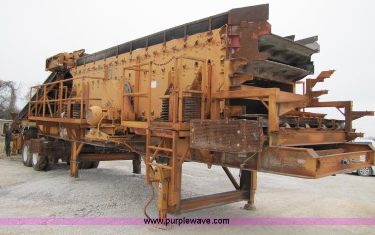 image for item B2044 Eagle 6'x20' three-deck portable screening plant