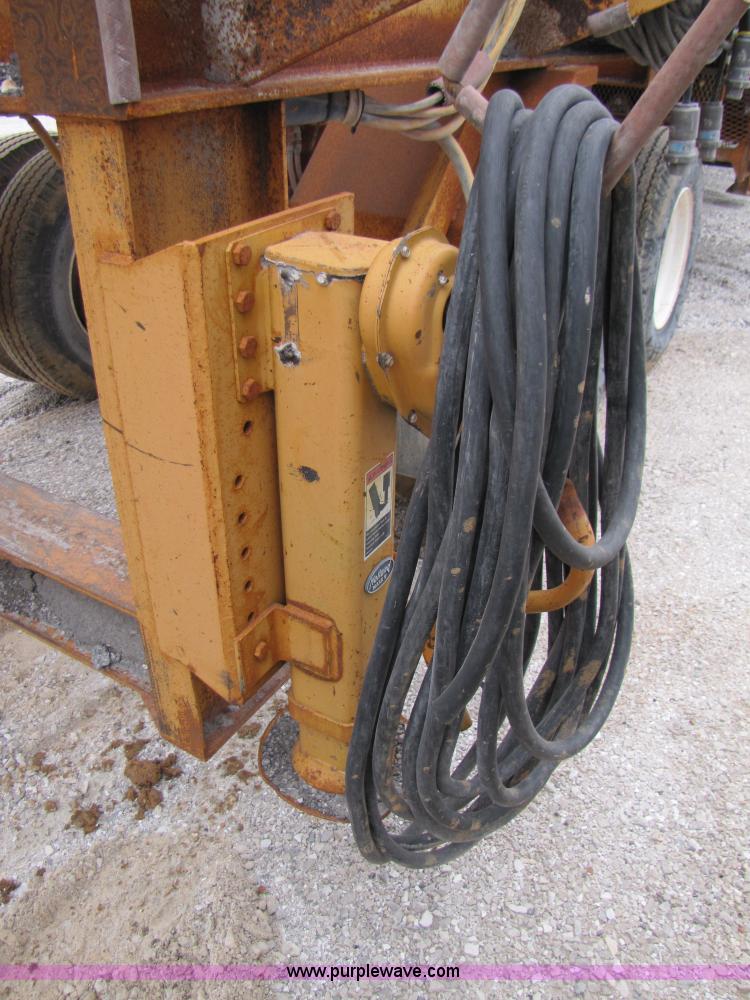 image for item B2044 Eagle 6'x20' three-deck portable screening plant