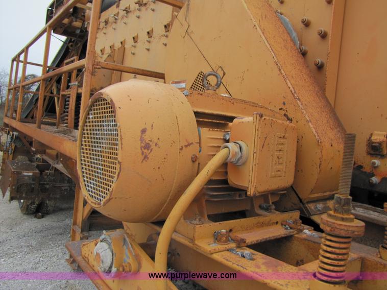 image for item B2044 Eagle 6'x20' three-deck portable screening plant