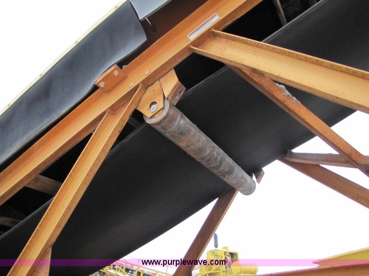 image for item B2044 Eagle 6'x20' three-deck portable screening plant