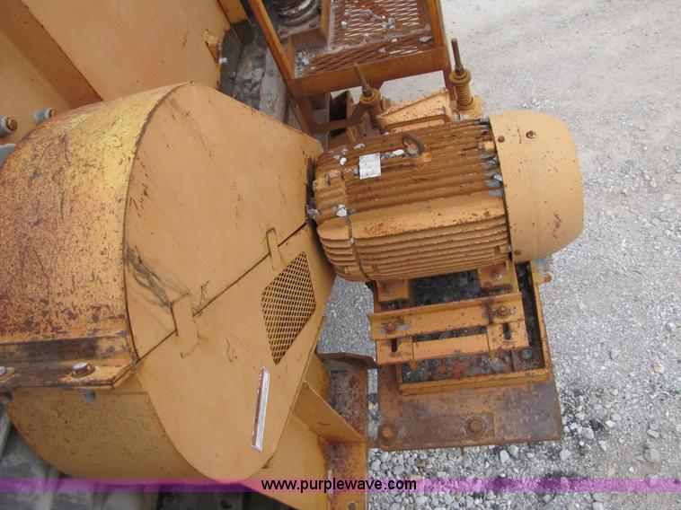 image for item B2044 Eagle 6'x20' three-deck portable screening plant