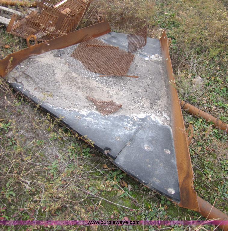 image for item B2044 Eagle 6'x20' three-deck portable screening plant