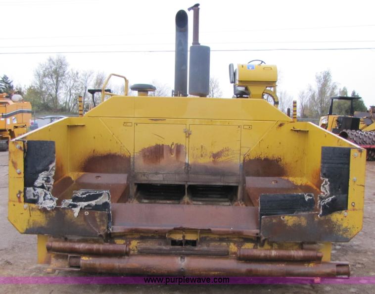 image for item B2050 2001 Caterpillar AP-1055B crawler asphalt paver